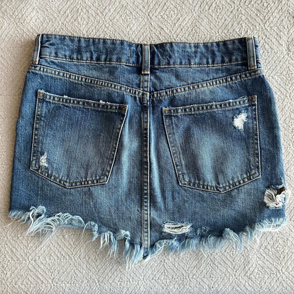 Free People Embroidered Wild Rose Denim Mini Skirt Size 26/2 - Picture 5 of 7